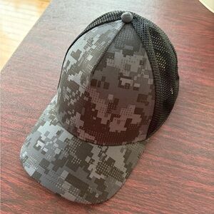 Mens never worn lululemon hat